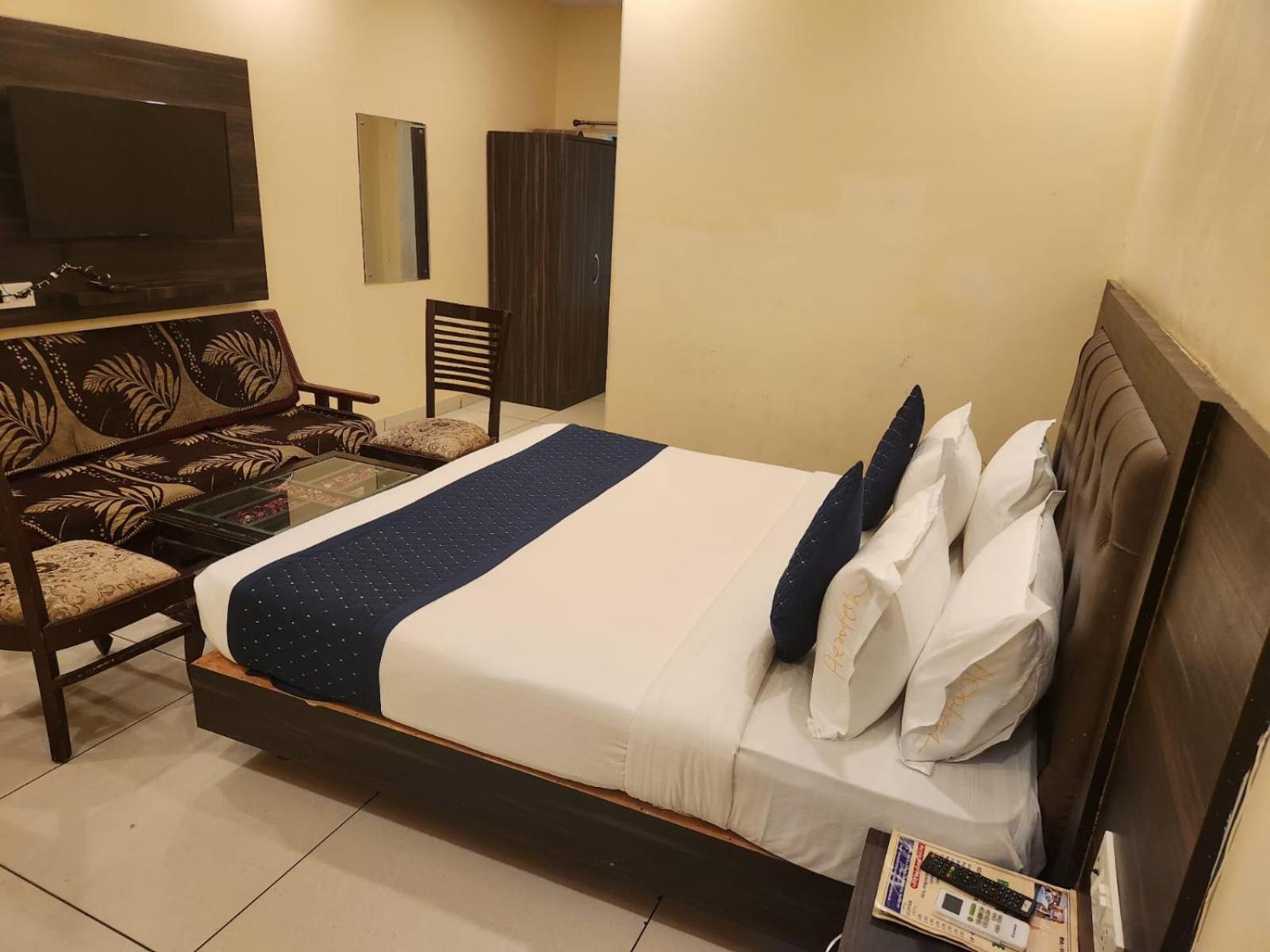 Hotel Aerotech Near Delhi Airport New Delhi Ngoại thất bức ảnh